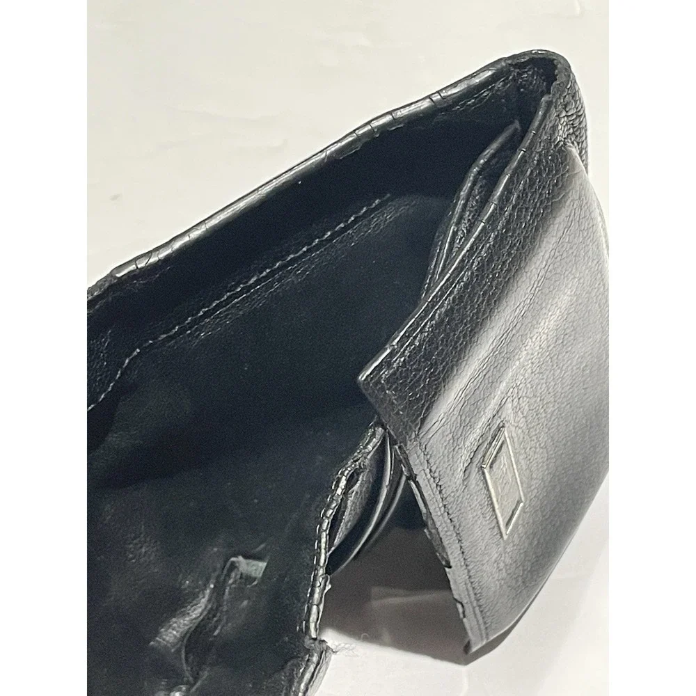 Tumi pre owned